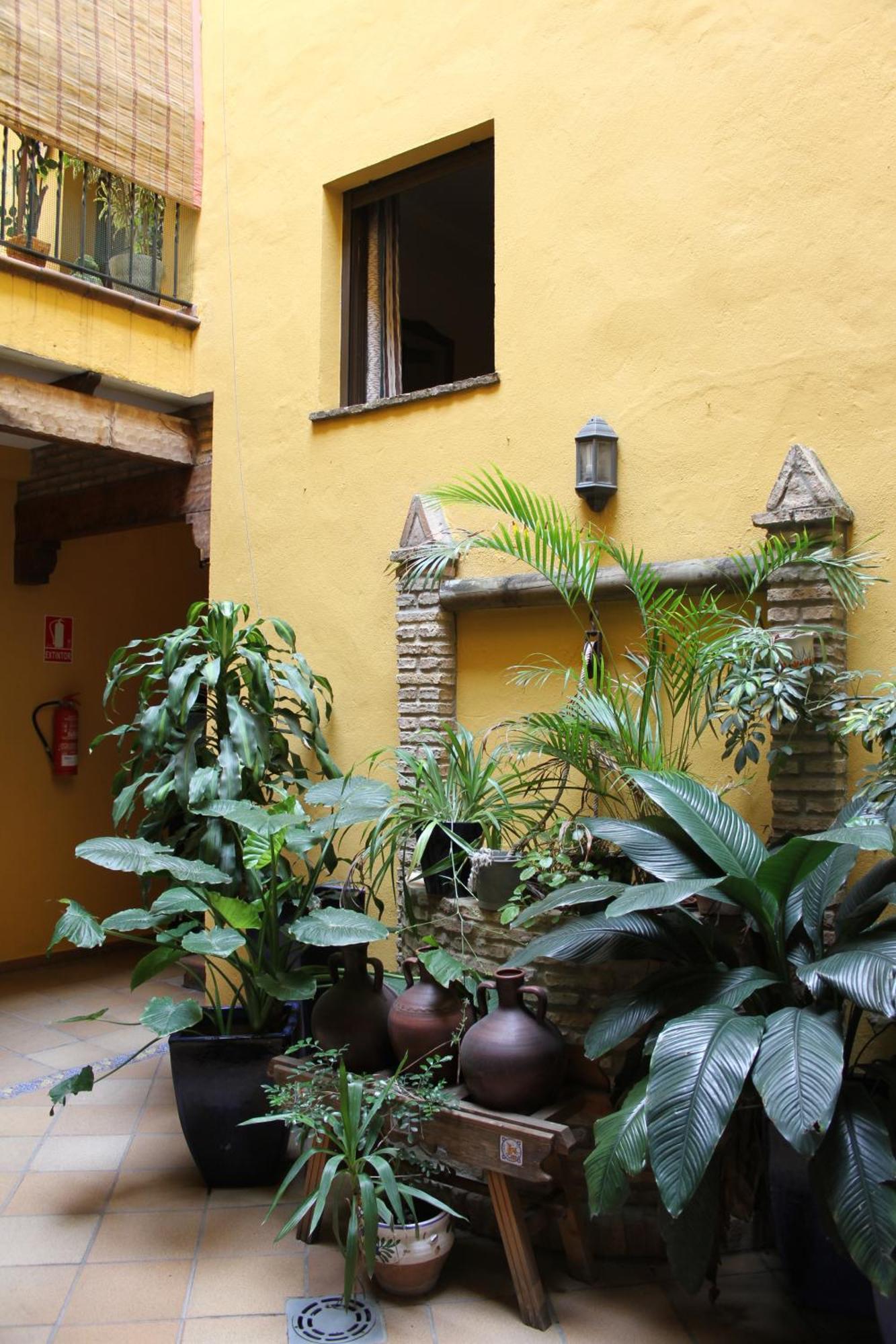 Hostal Lojo Conil De La Frontera Exterior photo