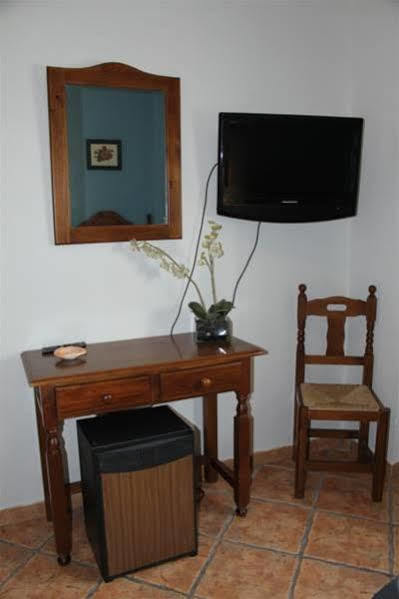 Hostal Lojo Conil De La Frontera Exterior photo